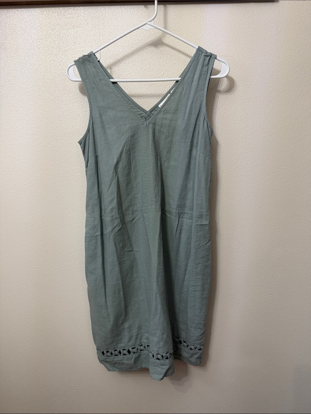 Nicole Miller Sleeveless V-Neck Cotton Dress in Sage Green